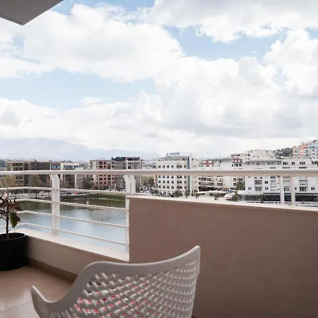 公寓 Drive Rooms&apartments 地拉那